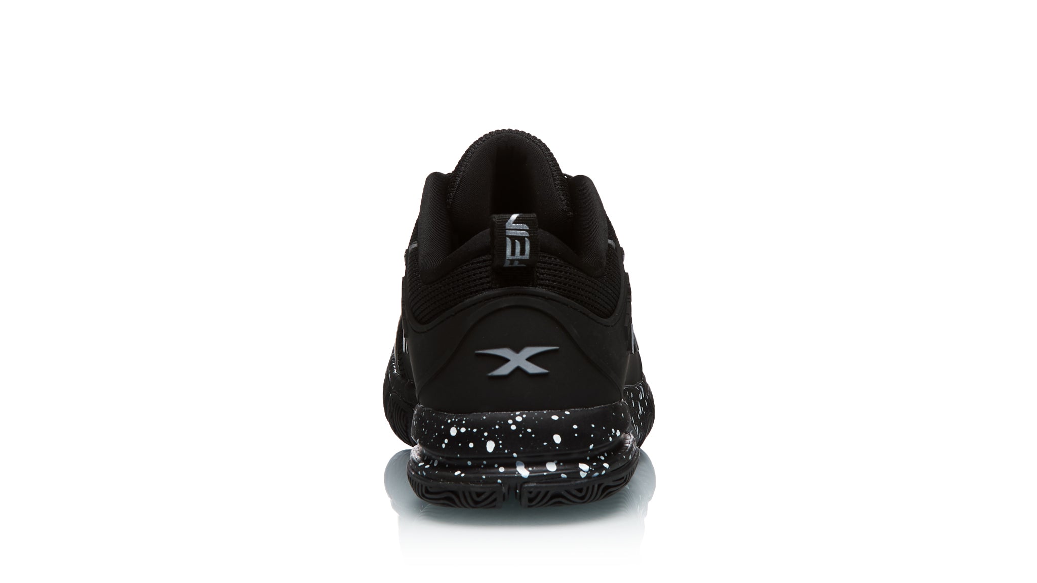 black-womens-netball-shoe-xblades