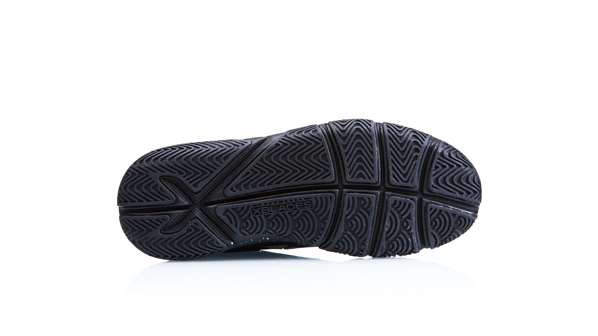 black-womens-netball-shoe-xblades