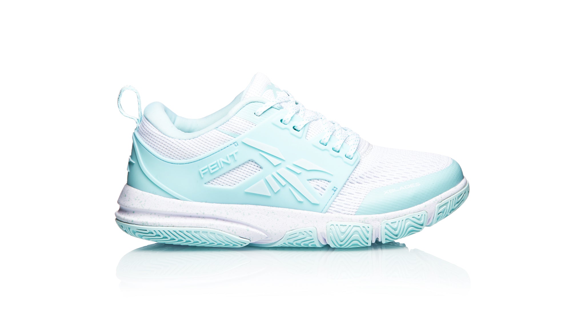 blue-and-white-womens-netball-shoe-xblades