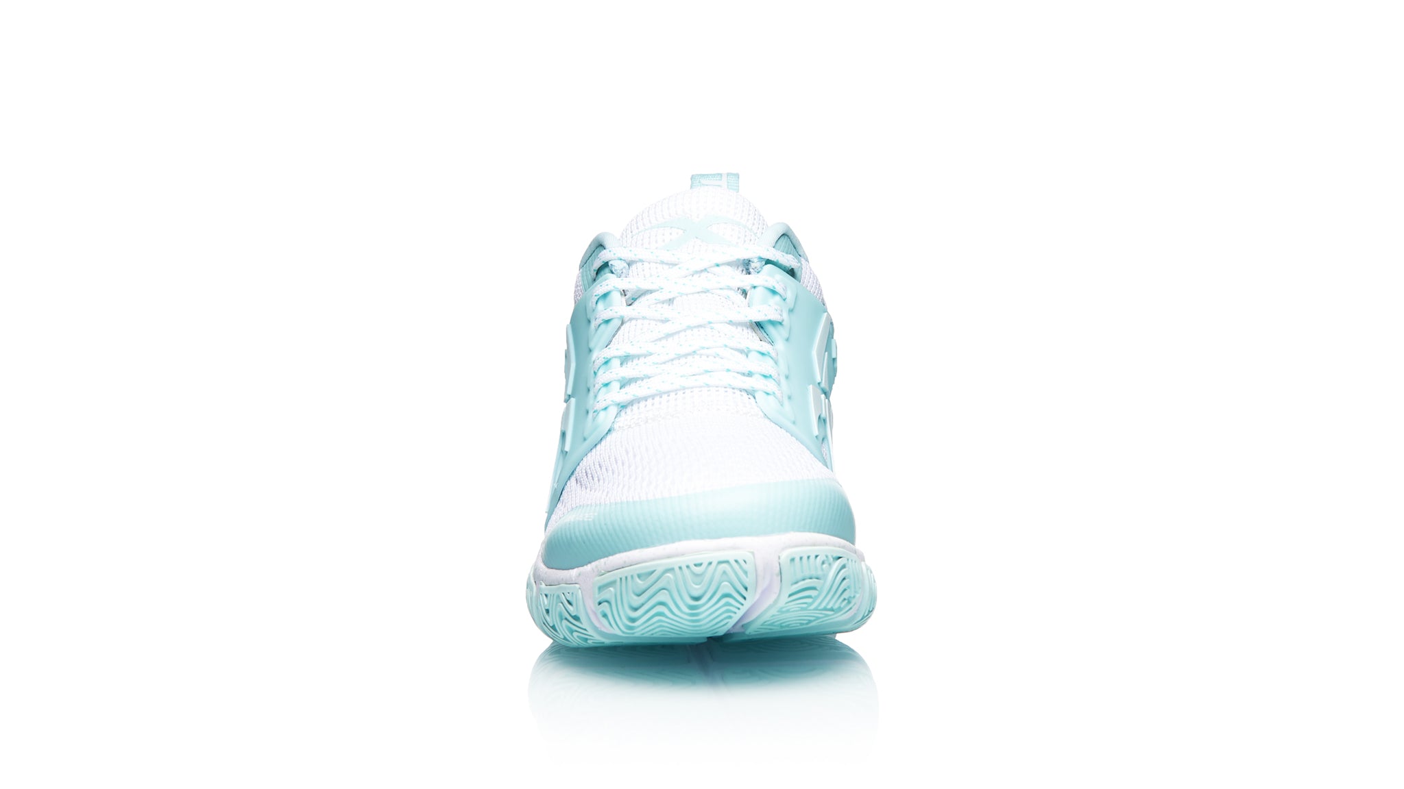 blue-and-white-womens-netball-shoe-xblades