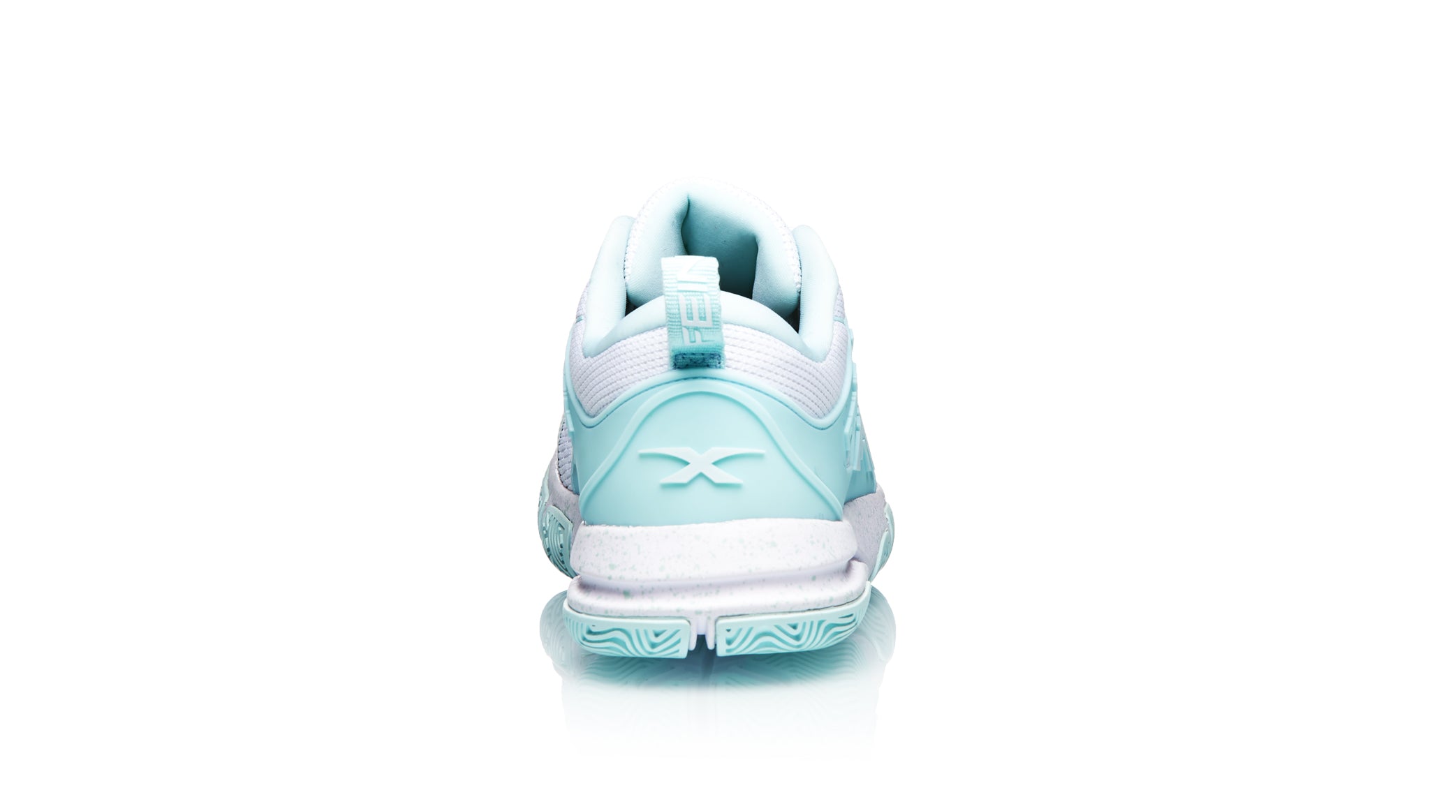 blue-and-white-womens-netball-shoe-xblades